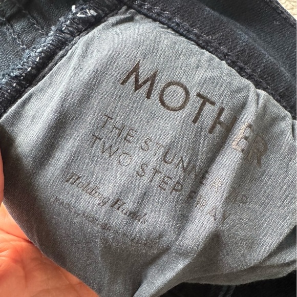 MOTHER jeans The Stunner Zip Two Step Fray In Holding Hands ankle dark wash 29 - Picture 4 of 15